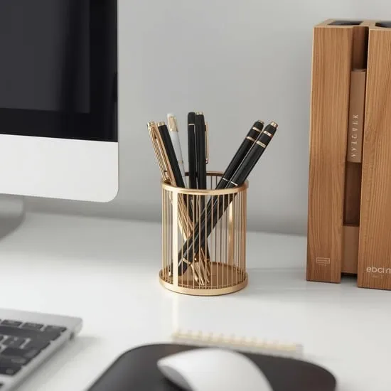 10 cheap ways to decorate your work desk IMG04